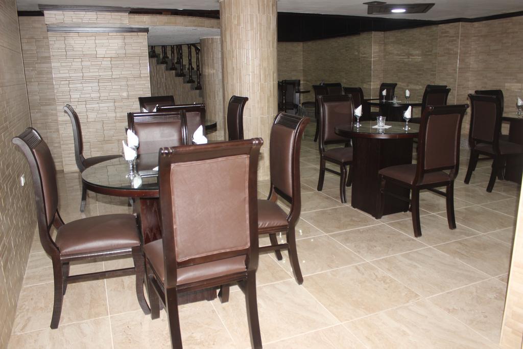 Peace Way Hotel Petra Esterno foto